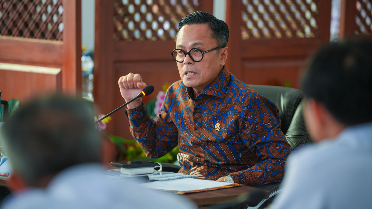 Dony Oskaria Tegaskan Peran BUMN di Era Prabowo, Harus Jadi Garda Depan Sukseskan Program Pemerintah
            - galeri foto