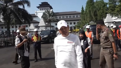 Pantau Revitalisasi Gedung Sate, KDM Murka Lihat Tata Ruang Kota Bandung Semrawut Imbas Banyak Tumpukan Sampah