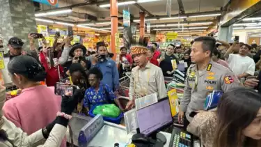 Rayakan Hari Kartini di Sorong, Wapres Gibran Traktir 100 Mama Papua Belanja Kebutuhan Pokok