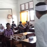 Di Hapadan Dedi Mulyadi, Guru SMAN 1 Purwakarta Ungkap Sikap Tak Terduga dari Orang Tua 9 Siswa yang Bully Gurunya