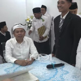 Heboh! Dedi Mulyadi Datang ke KUA Jadi Saksi Pernikahan Warga Depok, Hadiah untuk Pengantin Tidak Main-main