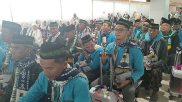 Kloter Pertama Haji Embarkasi Surabaya Berangkat dari Bandara Juanda ke Madinah