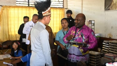 Gibran Tinjau Program MBG di Yahukimo Papua Pegunungan, Targetkan Penerima Merata di Seluruh Wilayah