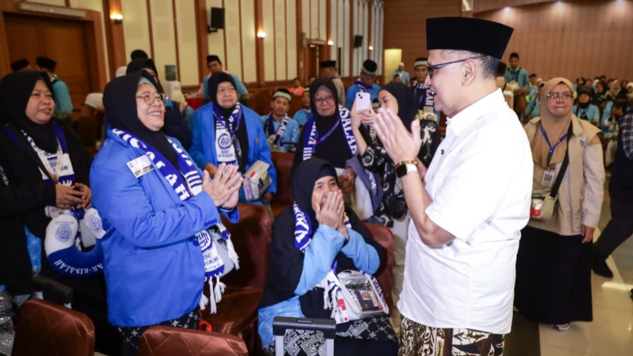 Menhaj Lepas 391 Jemaah Embarkasi Jakarta-Pondok Gede
            - galeri foto