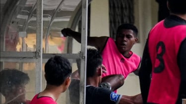 4 Aksi 'Tendangan Kungfu' di Sepak Bola Indonesia Sebelum Fadly Alberto, Ancaman Sanksi Seumur Hidup Kian Nyata