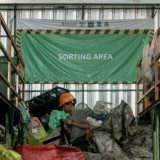 Lensa Berbicara: Mengintip Pusat Daur Ulang Plastik di Collection Center Ciracas