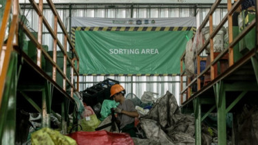 Lensa Berbicara: Mengintip Pusat Daur Ulang Plastik di Collection Center Ciracas