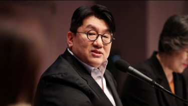 Bang Si Hyuk Terpojok: Polisi Ajukan Penangkapan, Bos HYBE Diterpa Skandal IPO Rp2,2 Triliun