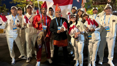 Gunakan Baju Adat, Kontingen Tim Indonesia Curi Perhatian di Opening Ceremony Asian Beach Games Sanya 2026