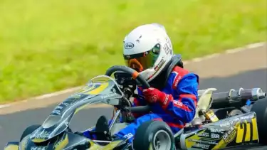 Dari Belakang ke Podium, Morgan Holindo Curi Perhatian di Eshark Rok Cup