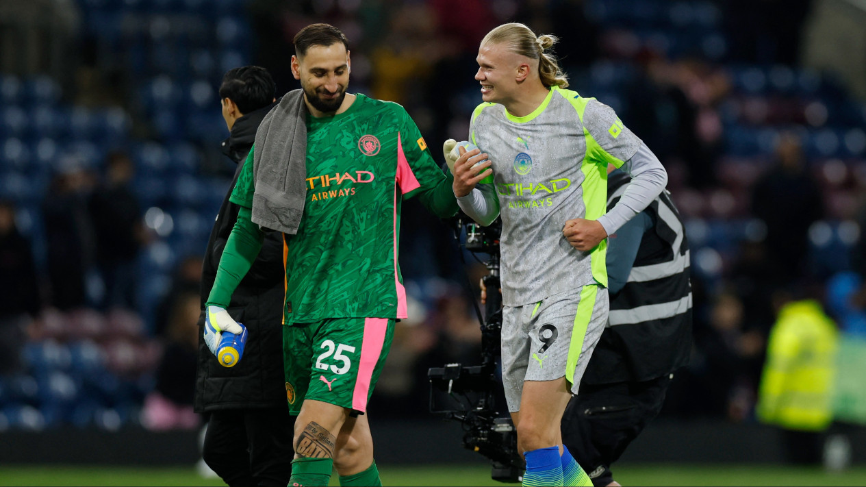 Hasil Liga Inggris: Manchester City Resmi Gusur Arsenal dari Puncak, Burnley Resmi Terdegradasi
            - galeri foto