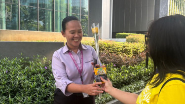 2.026 Bunga Dibagikan pada Hari Kartini, Jadi Simbol Apresiasi Perempuan