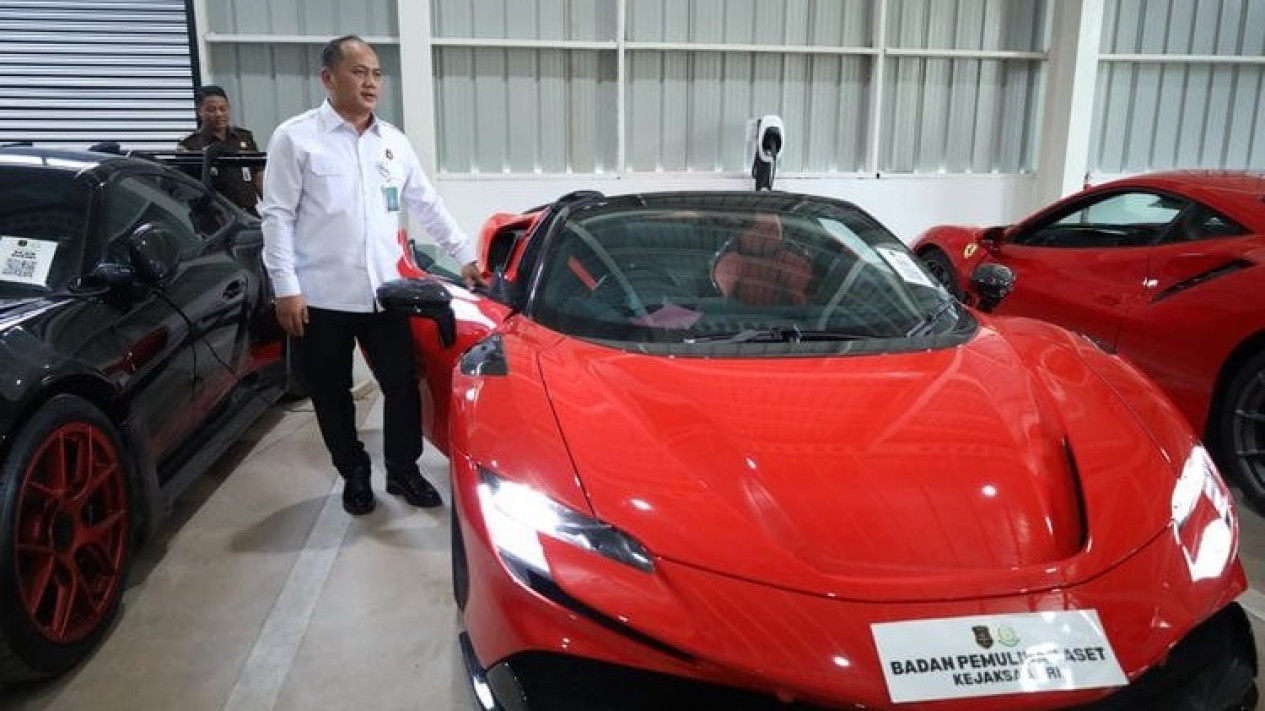 Kejagung Akan Lelang 400 Aset Termasuk Ferrari hingga Lukisan Emas Milik Koruptor di BPA Fair 2026
            - galeri foto