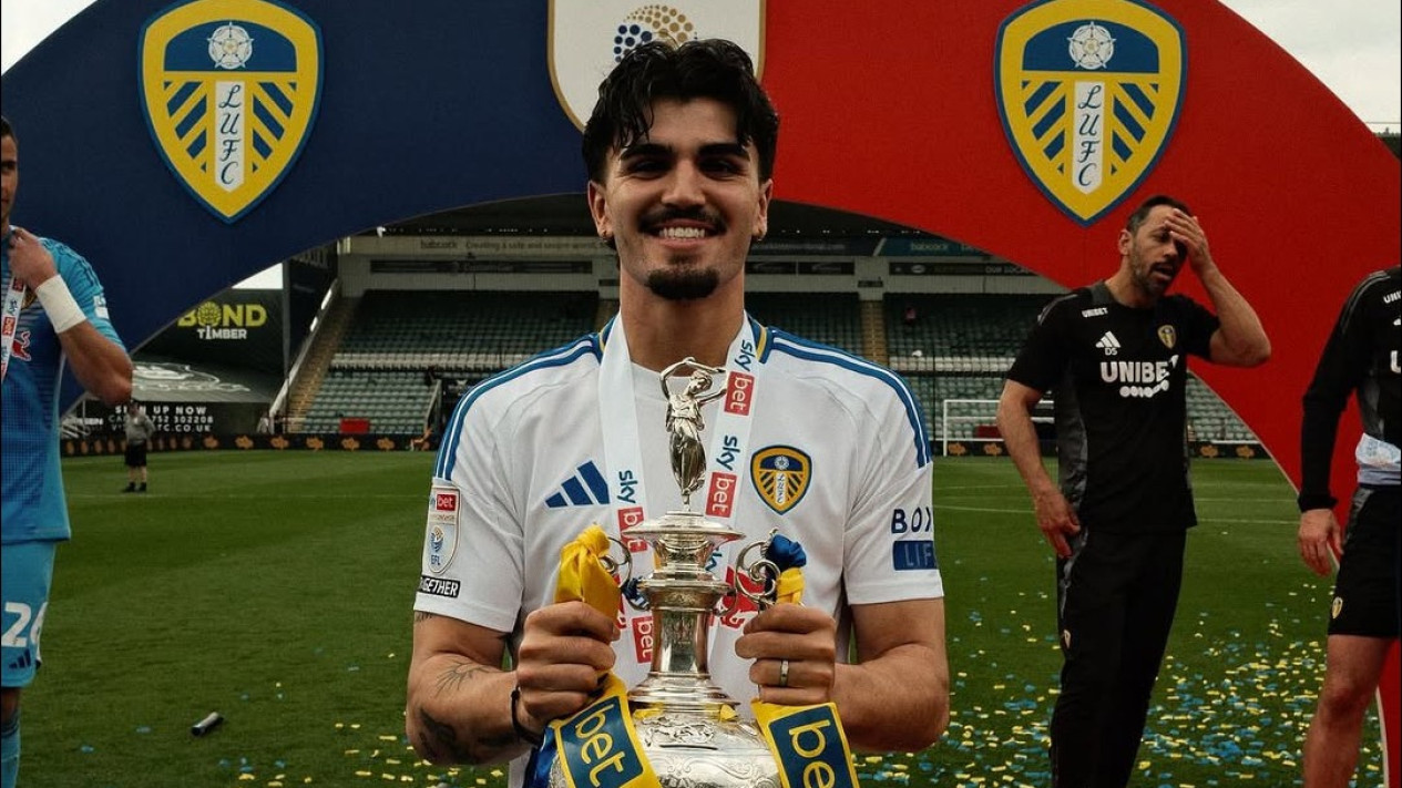Berkat Tampil Impresif saat Leeds United Kalahkan MU, Rekan Setim Sarankan Pascal Struijk Pilih Belanda daripada Timnas Indonesia
            - galeri foto