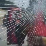 Viral! Sopir Angkot Pecahkan Kaca Mobil Pengemudi Lain di Ciracas, Tak Terima Ditegur Lawan Arah