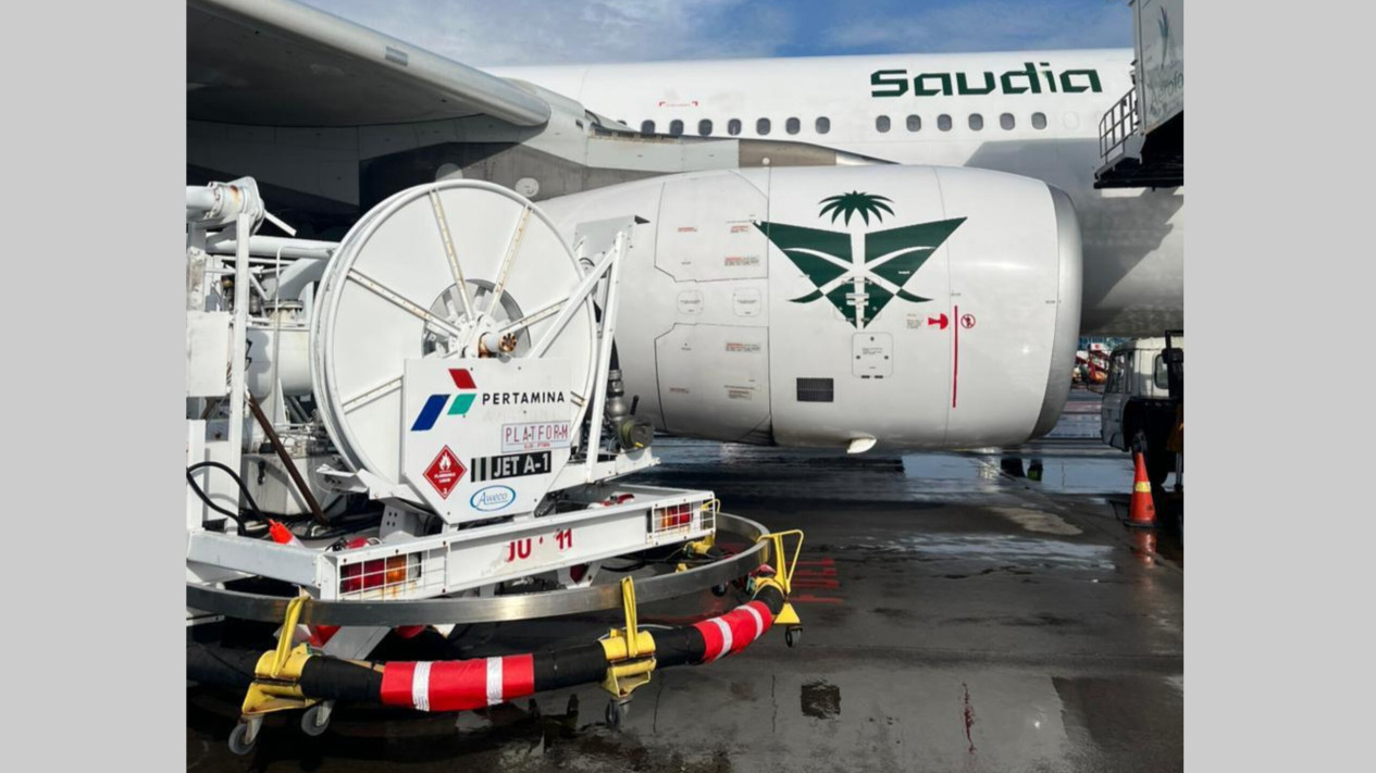 Pertamina Patra Niaga: Pengisian Perdana Avtur Musim Haji 2026, Embarkasi Surabaya Berjalan Lancar
            - galeri foto