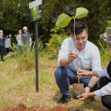 Hari Bumi Sedunia 2026: Dari Kesadaran Global hingga Aksi Nyata Tanam 1.000 Pohon di Bekasi