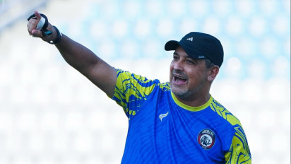 Arema FC Mau Jadi Tim Pertama yang Kalahkan Persib di Kandang