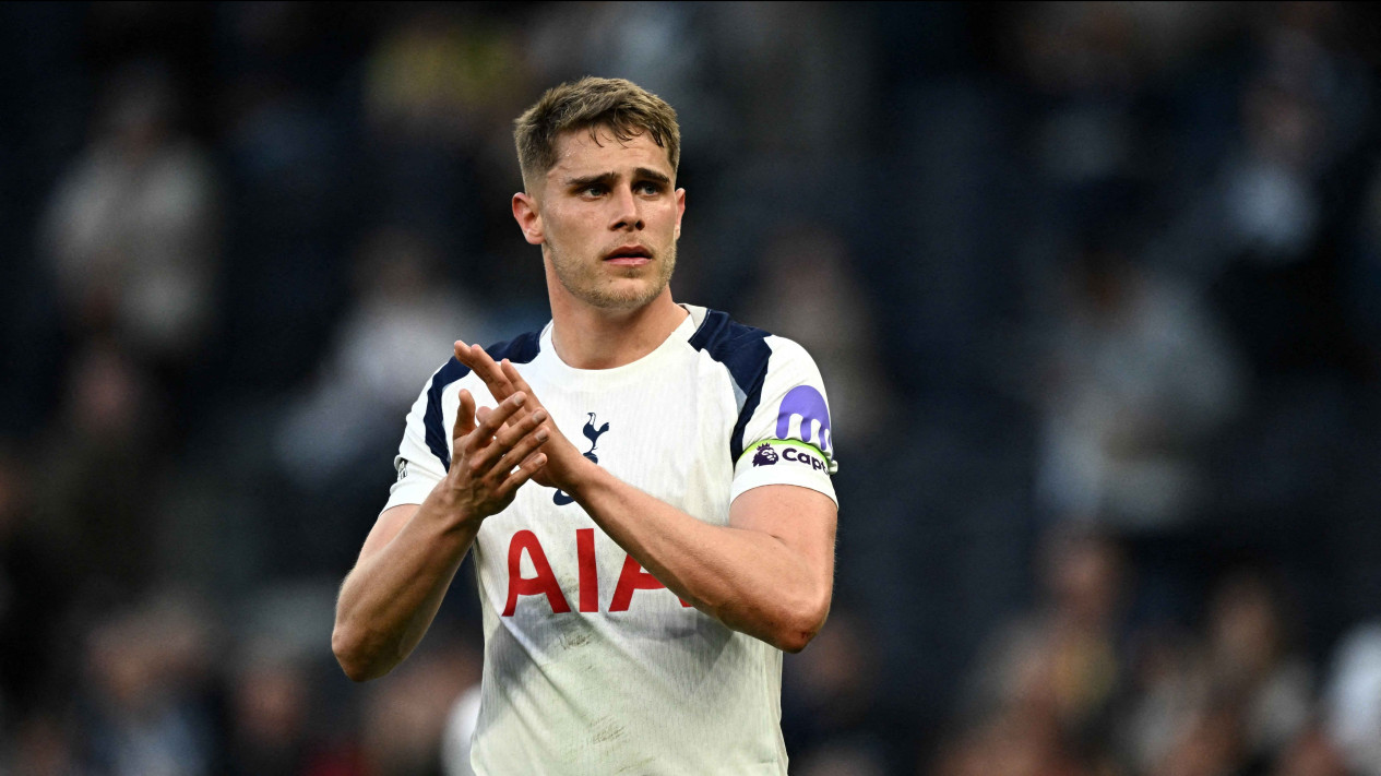 MU Incar Bek Tottenham Jelang Berlaga di Liga Champions Musim Depan
            - galeri foto