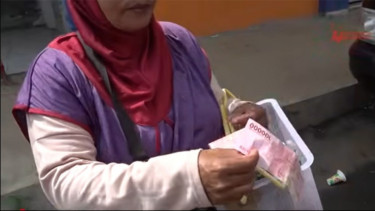 Reaksi Tak Terduga Penjual Tutut, Diberi Uang Dedi Mulyadi Malah Dikembalikan: Nggak Mau, Takut Dosa