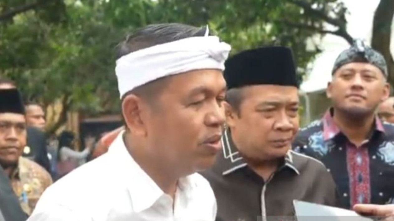 Anggaran Ada Tapi Gaji Tak Cair, Dedi Mulyadi Bongkar Alasan Ribuan Honorer Jawa Barat Belum Gajian
            - galeri foto