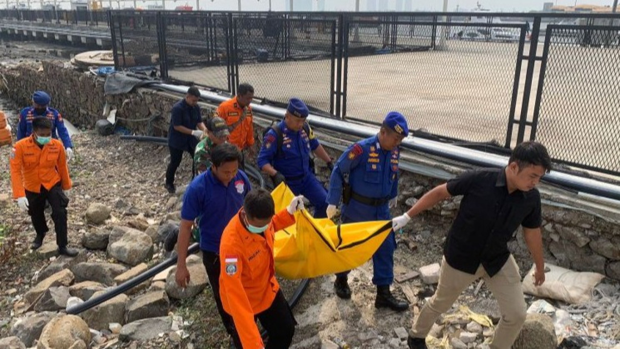 Terbawa Arus Sejauh 13 KM, Remaja yang Hilang Ditemukan Meninggal di Perairan Kaliadem Jakut
            - galeri foto