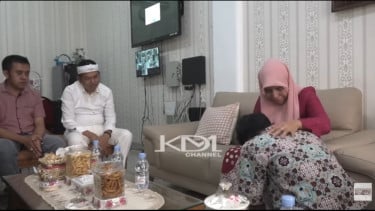 Siswa yang Acungkan Jari Tengah Minta Maaf dan Sungkem ke Bu Atun, Dedi Mulyadi Bilang Begini