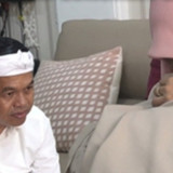 Murid-Murid yang Sempat Ledek Bu Atun di Purwakarta Lakukan Tradisi Sungkem, Dedi Mulyadi Jadi Saksi Tangis Penyesalannya