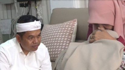 Murid-Murid yang Sempat Ledek Bu Atun di Purwakarta Lakukan Tradisi Sungkem, Dedi Mulyadi Jadi Saksi Tangis Penyesalannya