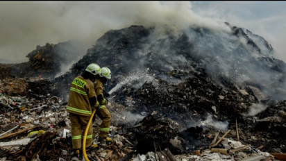 Kebakaran Landa Tempat Pembuangan Sampah Ilegal di Kelapa Gading
