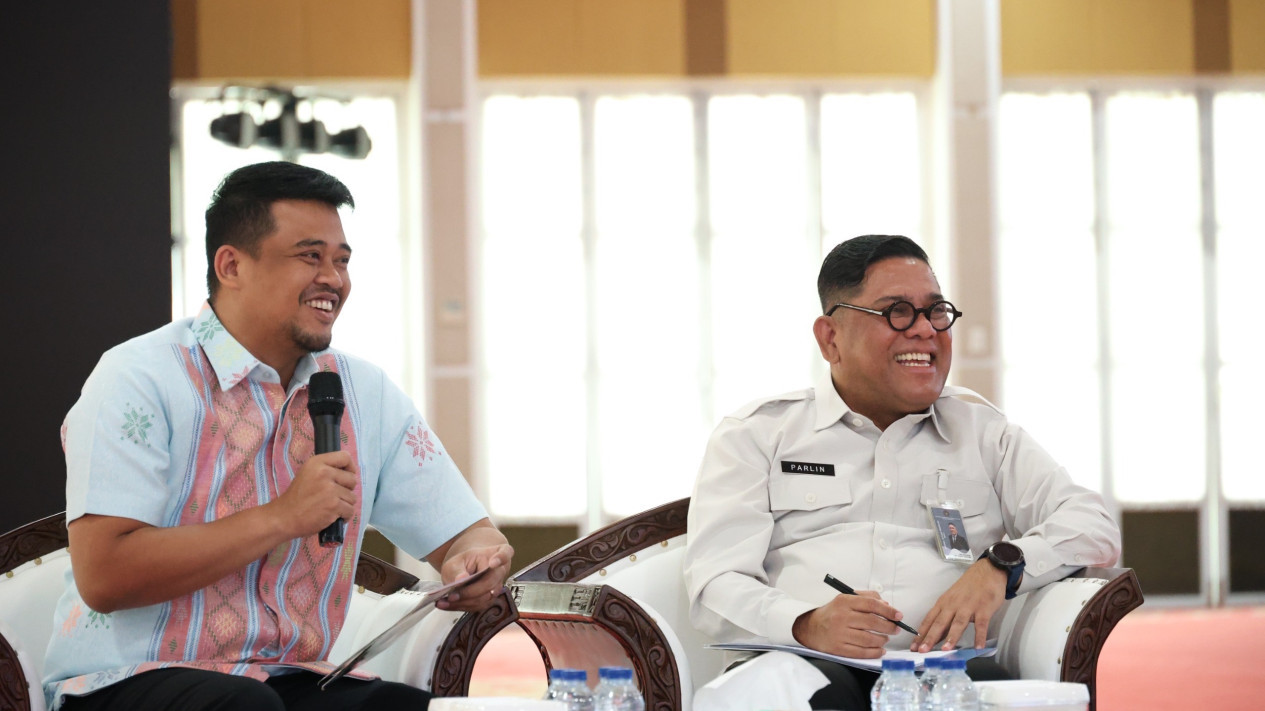 Wujudkan Pariwisata dan Investasi Berkualitas, Kakanwil Imigrasi Sumut Kunjungi Gubernur Bobby Nasution
            - galeri foto