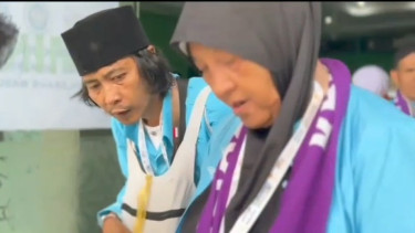Rocker Naik Haji, Hikmah Berbakti kepada Ibu Antarkan Didik Seket Ke Tanah Suci