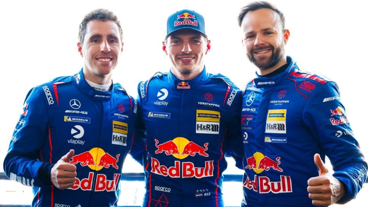 Terungkap, Ini Sosok yang Bikin Max Verstappen Kepikiran Tinggalkan Red Bull Lebih Cepat
            - galeri foto