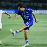 Hasil Super League: Persib Bandung Gagal Menang Atas Arema FC di GBLA, Posisi Puncak Klasemen Terancam Tergusur Borneo