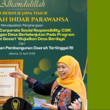 Gubernur Khofifah Terima Penghargaan CSR dan Pengembangan Desa Berkelanjutan 2026