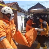 Warga Sengon Jombang Dikejutkan Penemuan Mayat Pria Membusuk dalam Rumah