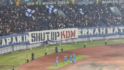 Reaksi Dedi Mulyadi Soal Spanduk Bernada Sindiran Keras "Shut Up KDM" yang Dibentangkan Bobotoh Persib di GBLA