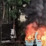 Tersulut Emosi, Sopir Angkot Bakar Rekan Sesama di Tanah Abang Perkara Antrean