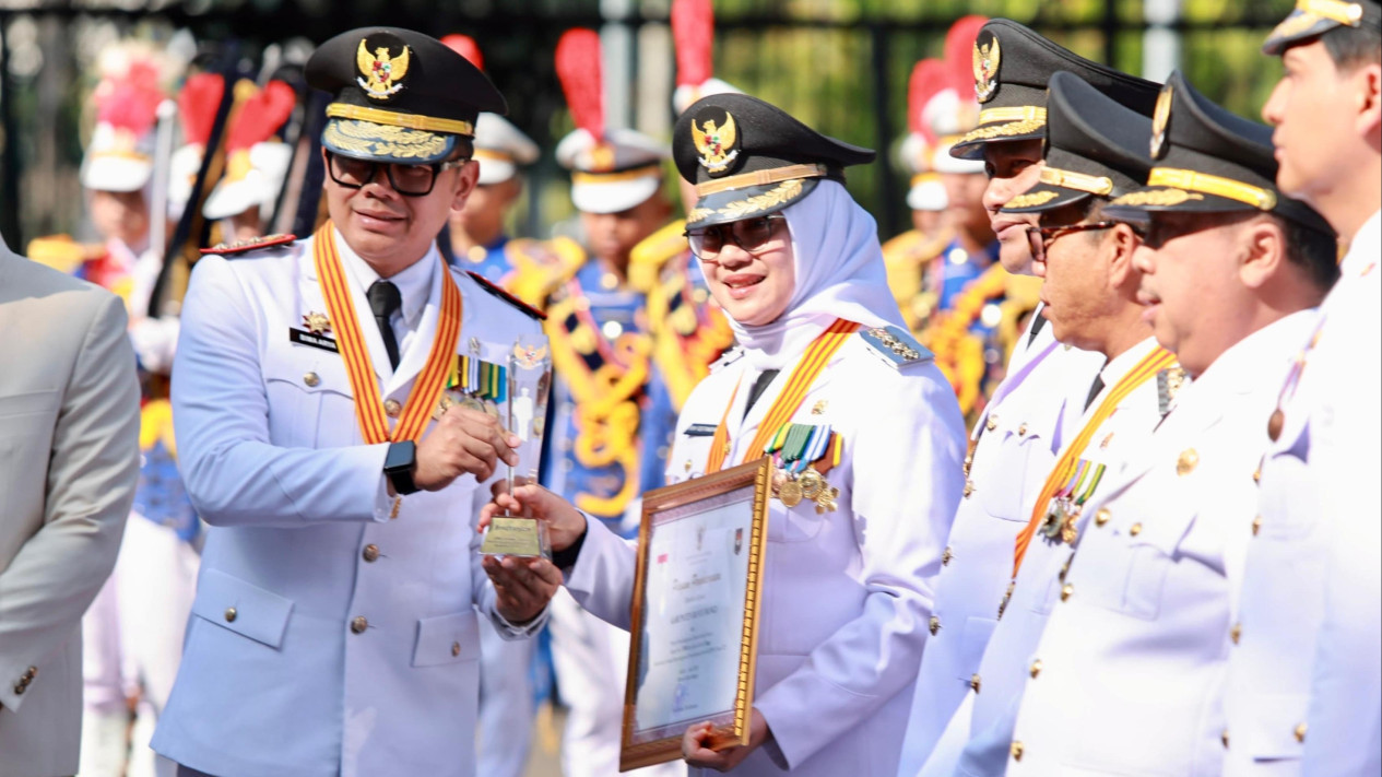 Mendagri Anugerahi Banyuwangi Kabupaten Terbaik Berkinerja Tinggi se-Indonesia
            - galeri foto