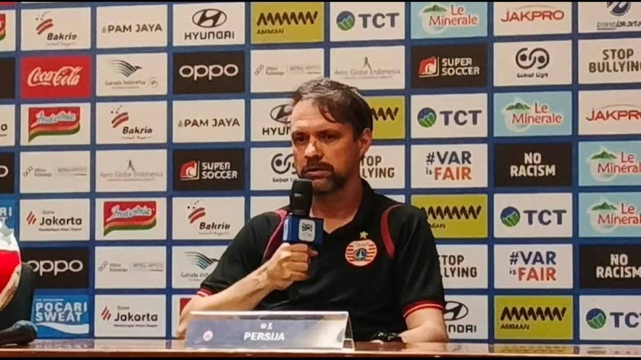 Mauricio Souza Konfirmasi 4 Pemain Persija Dipanggil Timnas Indonesia untuk TC Piala AFF 2026, Soroti Eksel Runtukahu
            - galeri foto