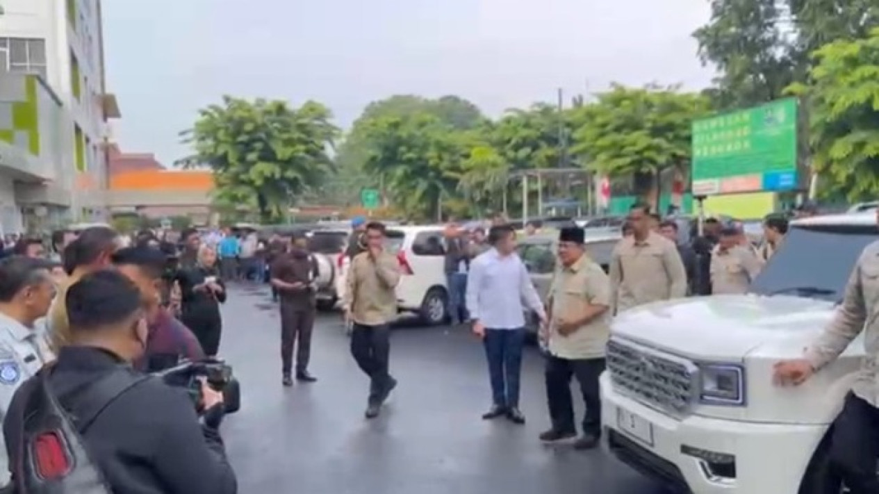 Breaking News! Presiden Prabowo Jenguk Langsung Korban Kecelakaan Kereta di RSUD Bekasi, Sampaikan Belasungkawa atas Nama Pribadi
            - galeri foto