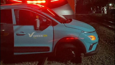 Segini Harga Taksi Green SM yang Disebut Jadi Pemicu Insiden Kecelakaan KA Argo Bromo Anggrek dengan KRL Commuter Line