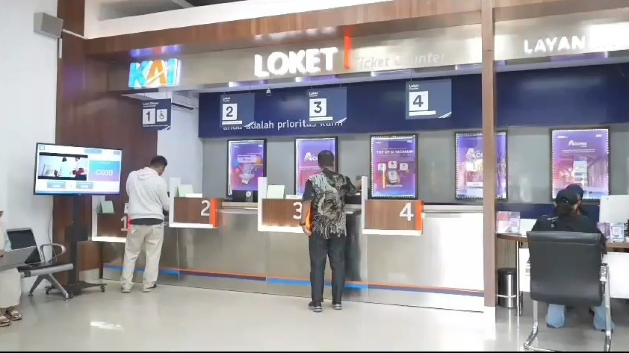 Dampak Tabrakan KA di Bekasi, 4 Perjalanan KA di Daop 8 Surabaya Dibatalkan
            - galeri foto