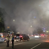 Mobil Terios Hangus Terbakar di Tol Semanggi, Polisi Pastikan Pengemudi Selamat