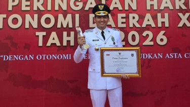 Peringatan Hari Otonomi Daerahke-30, Kemendagri Ganjar Penghargaan ke Bupati Indramayu Lucky Hakim