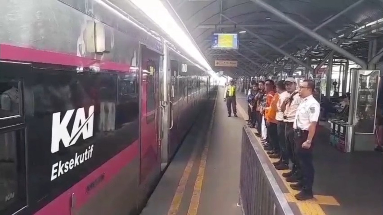 Lima Perjalanan Kereta di Daop 8 Dibatalkan Dampak Tabrakan Kereta di Bekasi Timur
            - galeri foto