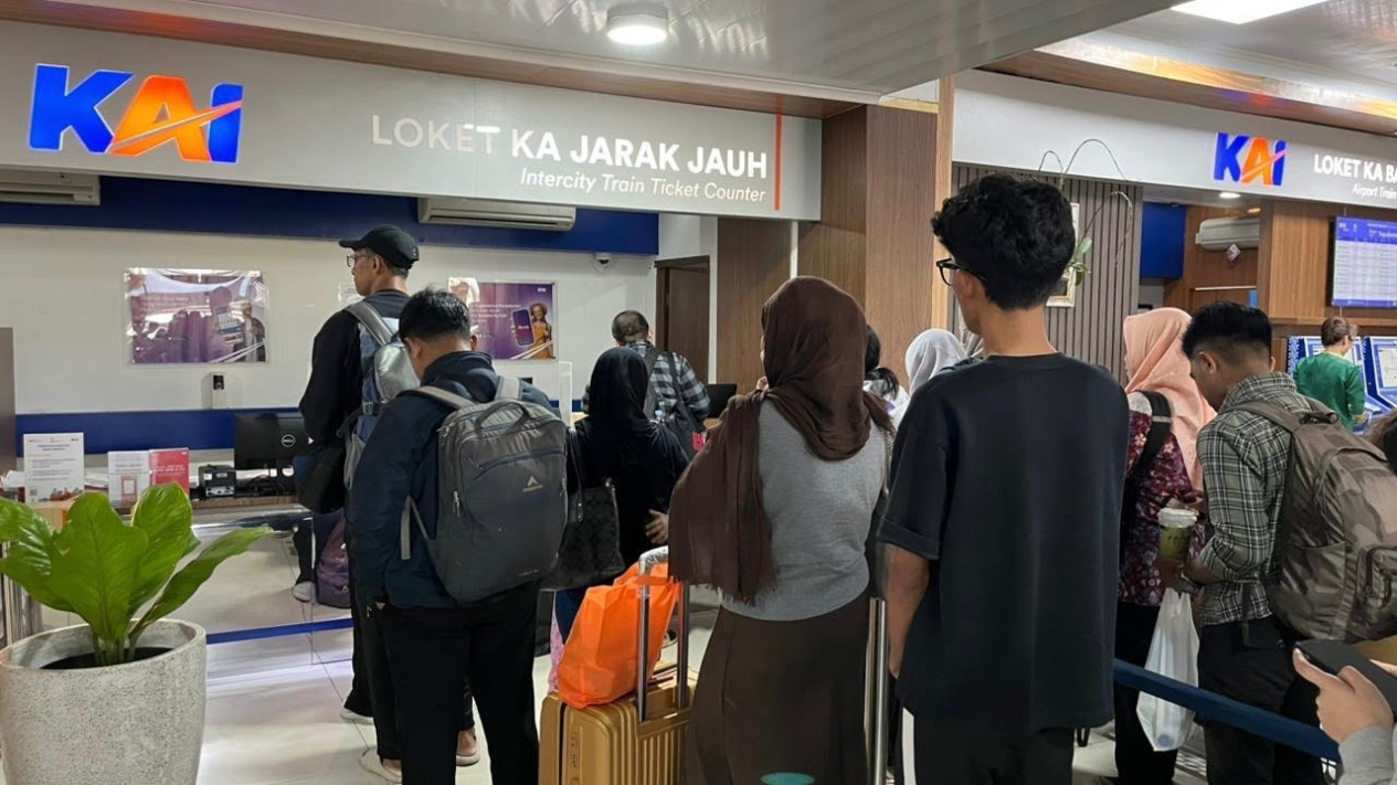 Imbas Laka Kereta di Bekasi, 14 Perjalanan KA di Daop 6 Yogyakarta dibatalkan Hari Ini, 355 Penumpang Gagal Berangkat
            - galeri foto
