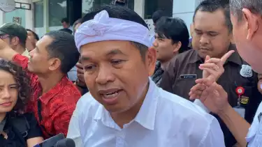 Jalan Diponegoro Bandung Ditutup? Dedi Mulyadi Tak Habir Pikir Pemasangan Spanduk Penutupan Tanpa Izin Gubernur