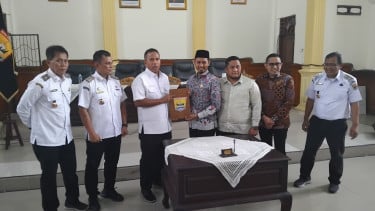 Melepas Belenggu Fiskal: DPRD Pariaman Desak Kemandirian, Pemko Tantang Legislatif Beraksi