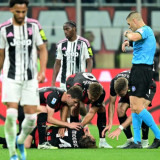 Media Inggris Soroti Drama Sepanjang Laga AC Milan vs Juventus: Adu Mulut Rabiot-Locatelli hingga Modric Cedera Parah